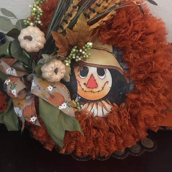 Scarecrow Fall Wreath - Picture 7 of 8